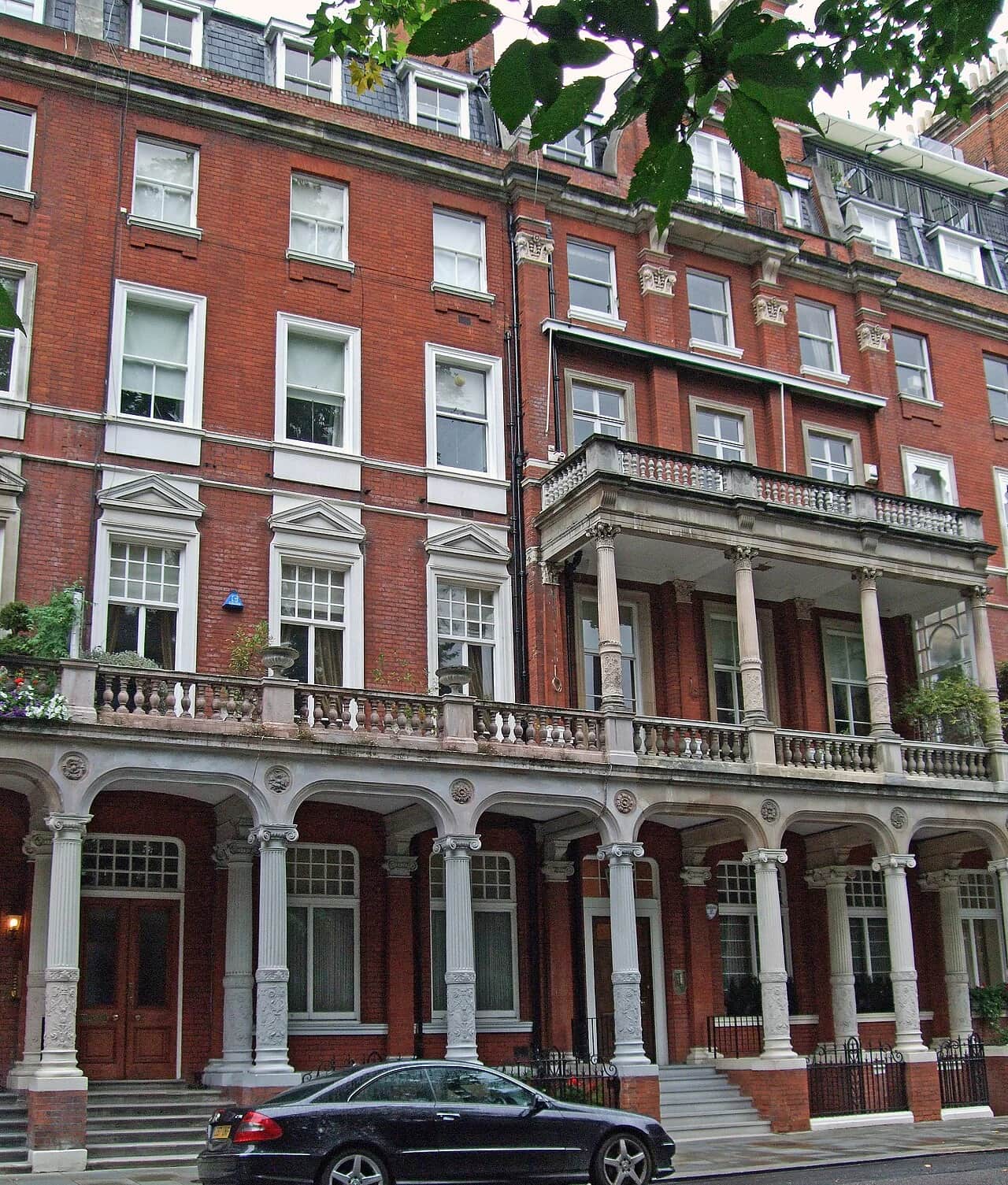 Barbara Daly Baekeland: The Savage Grace Murder in Cadogan Square