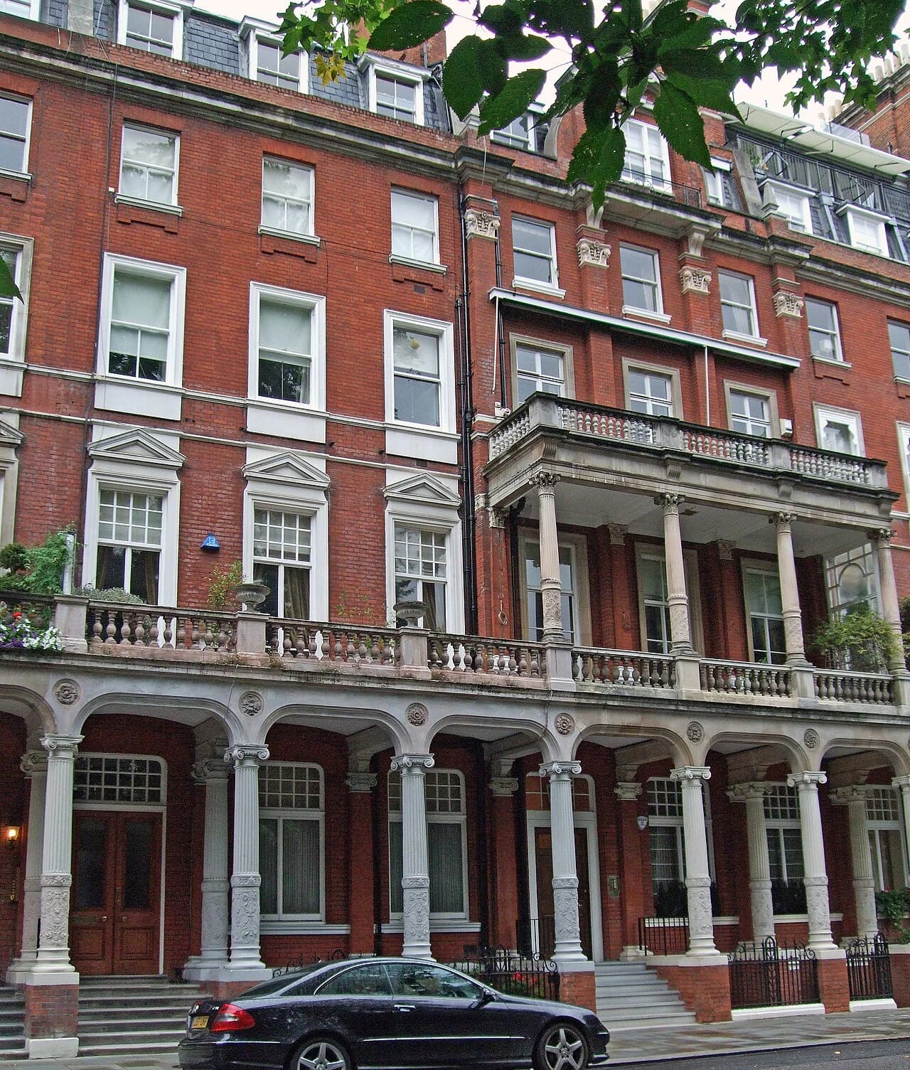 Barbara Daly Baekeland: The Savage Grace Murder in Cadogan Square